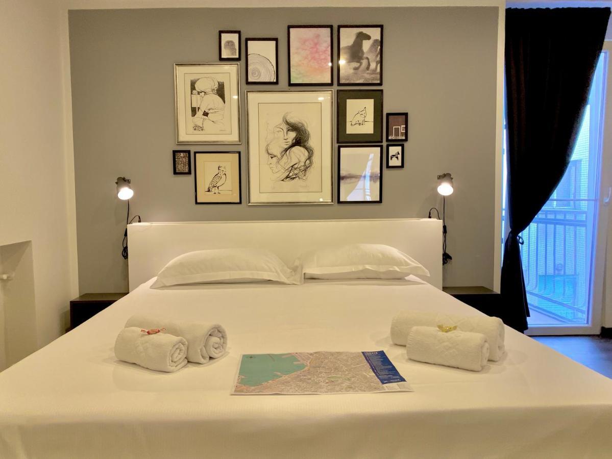Mimi Rooms&Studios Trieste Bagian luar foto