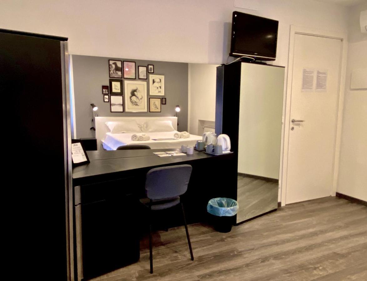 Mimi Rooms&Studios Trieste Bagian luar foto