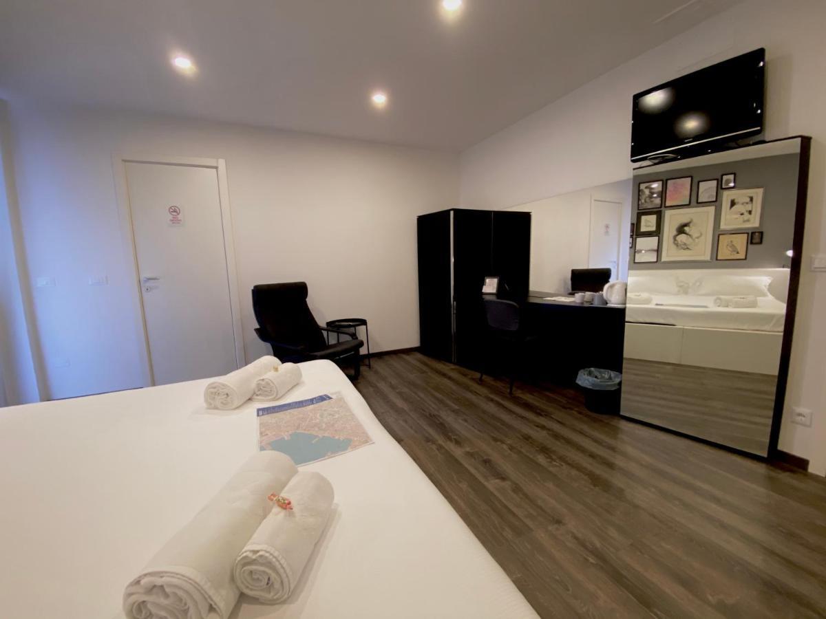 Mimi Rooms&Studios Trieste Bagian luar foto