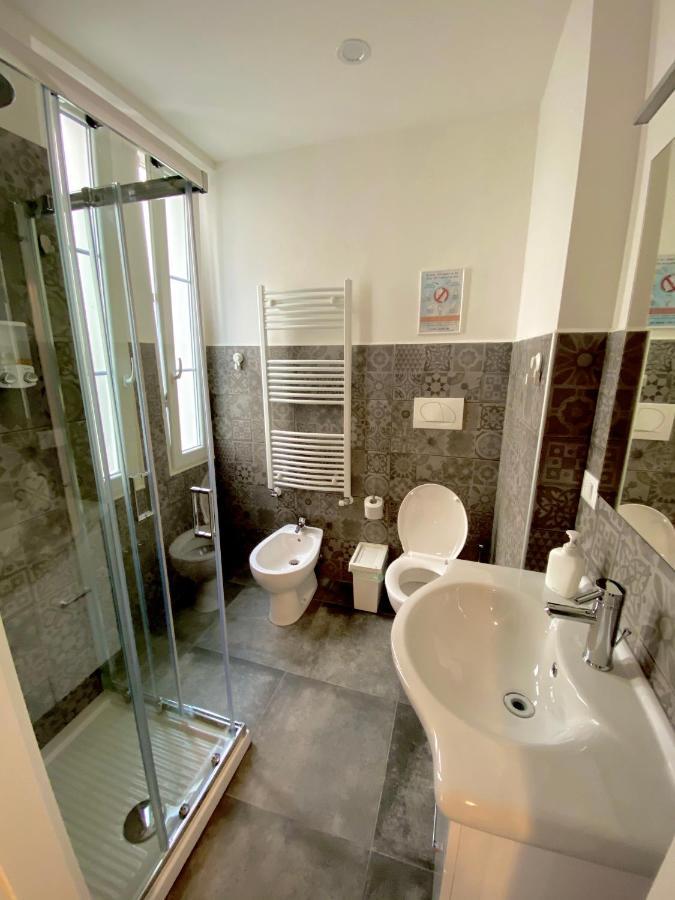 Mimi Rooms&Studios Trieste Bagian luar foto