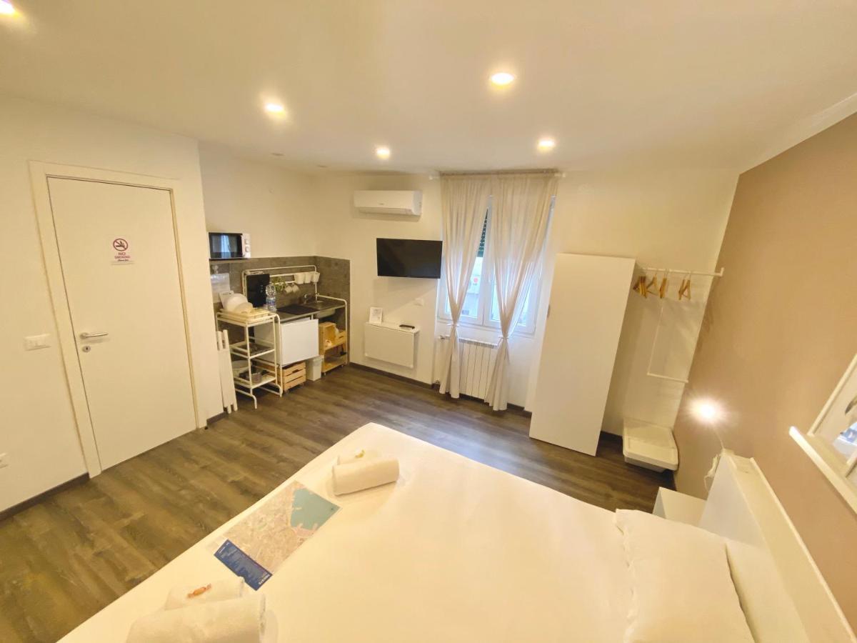 Mimi Rooms&Studios Trieste Bagian luar foto
