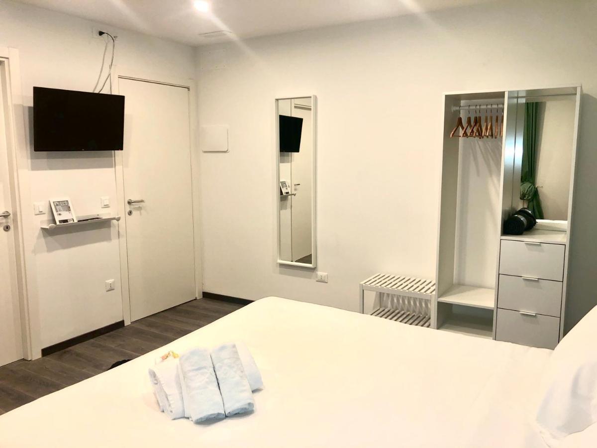 Mimi Rooms&Studios Trieste Bagian luar foto